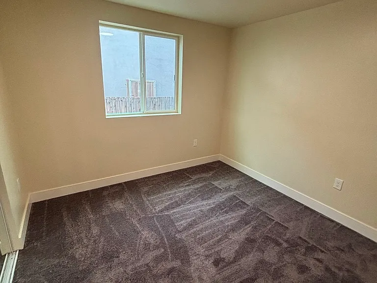 5913 Denver Ave — Photo 6