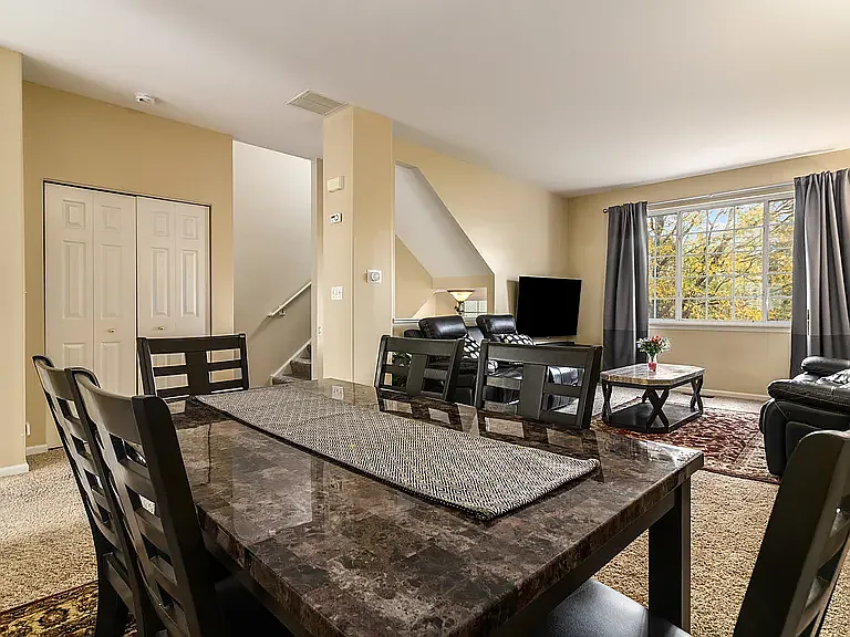 2430 Oakfield Ct #2430 — Photo 6