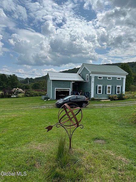 2nd image of 721 Sawyer Hollow Road