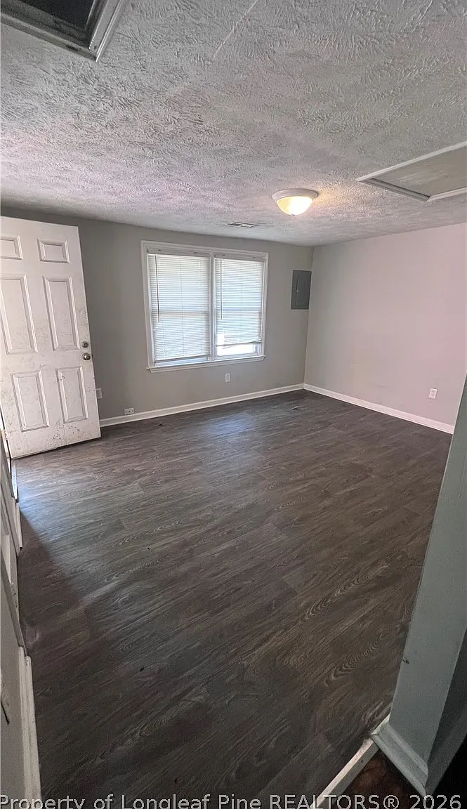 1 bed, 1.0 bath, 800 sqft, $715 — Photo 2