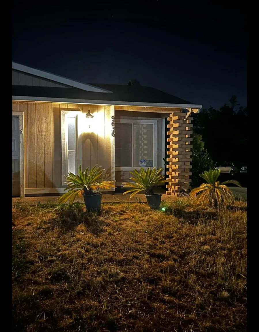 2 bed, 1050 sqft, $1,995 — Photo 1