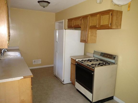 5th image of 1050 Edsel St SE