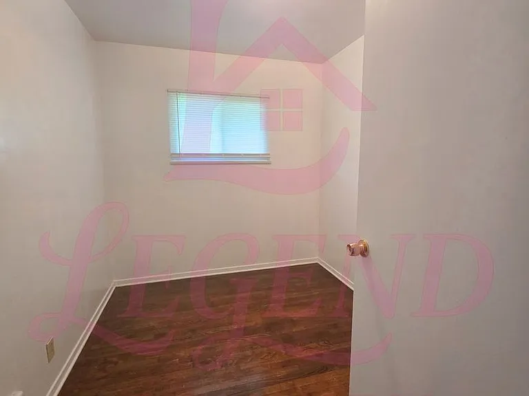 10604 Spring Garden Dr — Photo 8