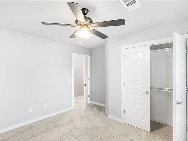410 Peach Ave — Photo 34