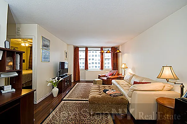 Sold by NextStopNY | media 20