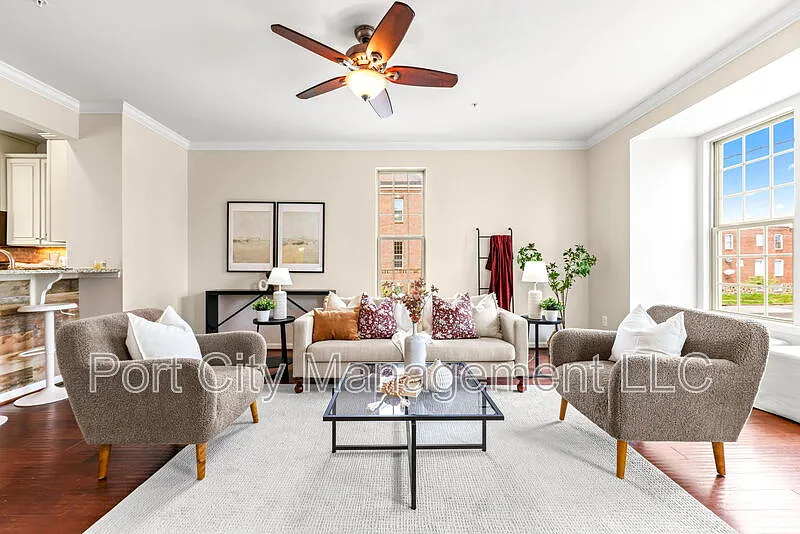 3 bed, 4.0 bath, 1901 sqft, $2,900 — Photo 4