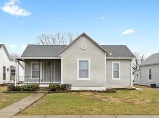 219 E Jackson Ave, Chrisman, IL 61924