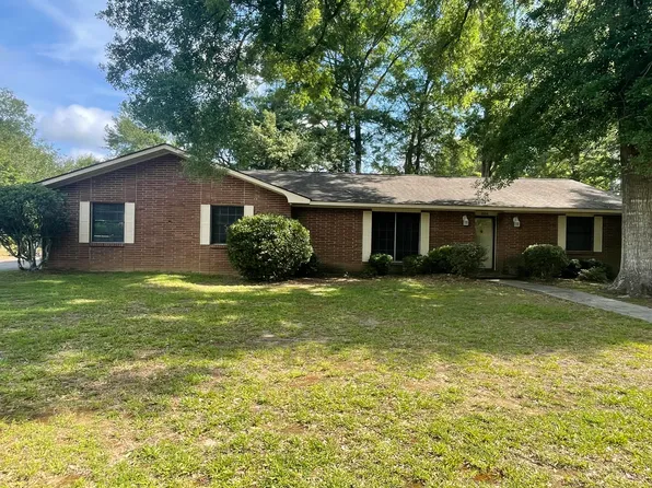 1806 Ridgewood Dr, Columbia, MS 39429