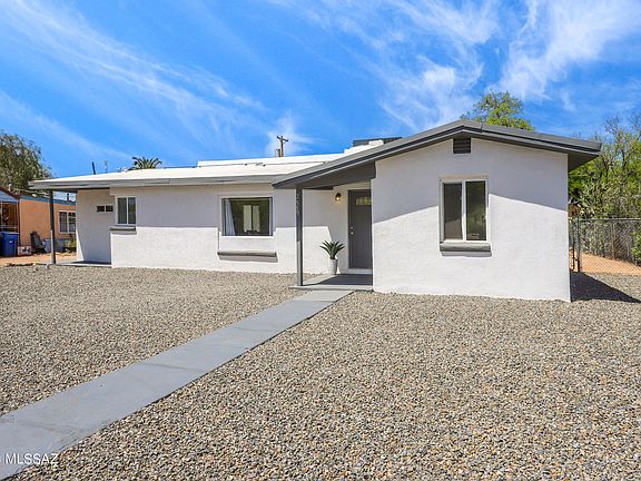2nd image of 2559 E Florence Dr