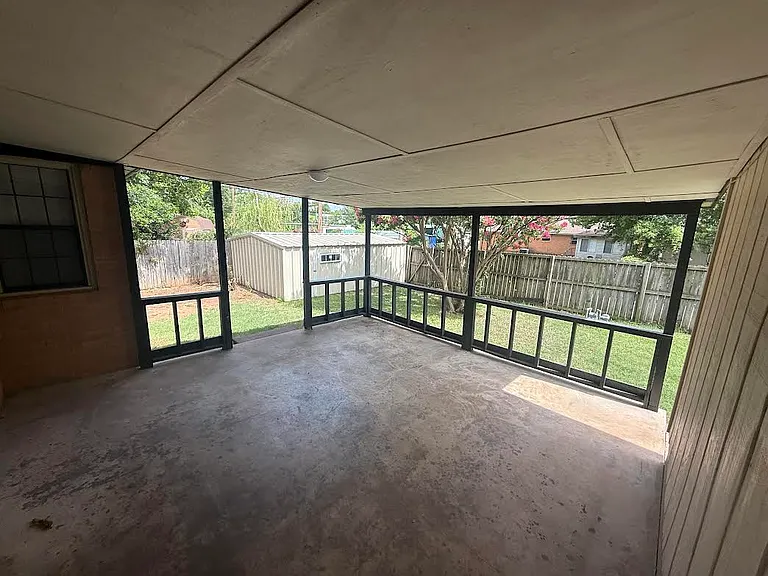 1708 W Walnut Ave — Photo 2