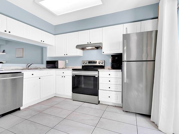 5th image of 13713 72a Ave #20