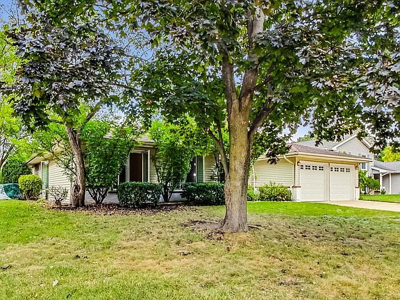 2nd image of 256 Evergreen Ln
