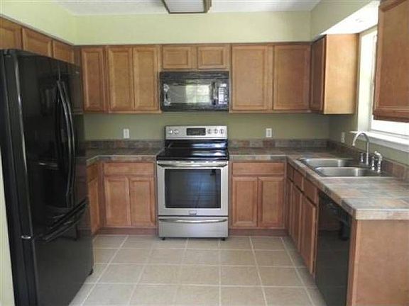 5th image of 185 W Cherrywood Ln
