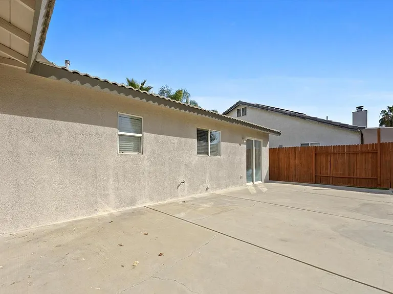 3921 White Sands Dr — Photo 32