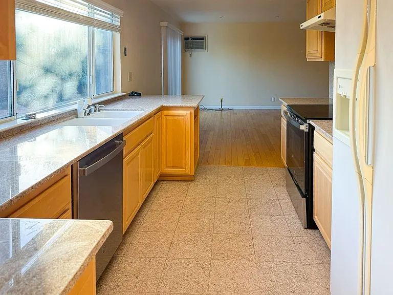 6403 Tamalpais Ave — Photo 5