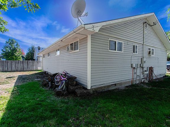 5th image of 801 E Ball Ave