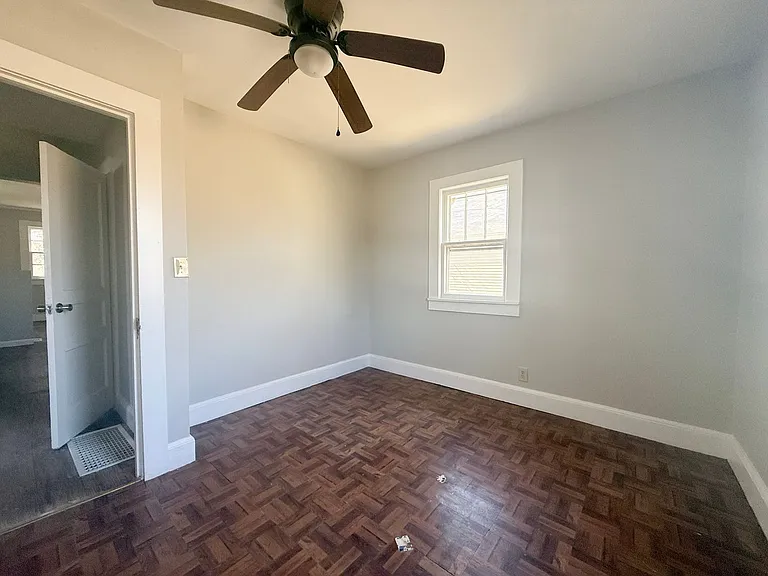 158 King St — Photo 11