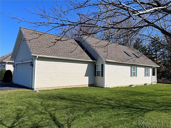 2nd image of 11 Maier Cir