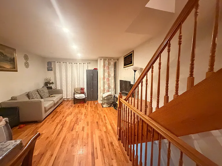 127 Mariners Ln — Photo 1
