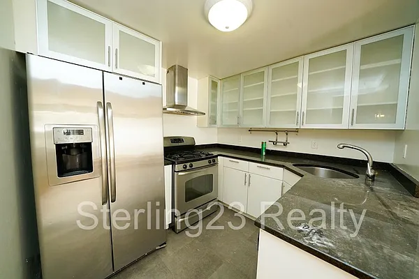 Rented by Sterling Realty Solution Inc | media 9