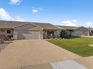 371 Red Rock Cir, Belle Fourche, SD 57717