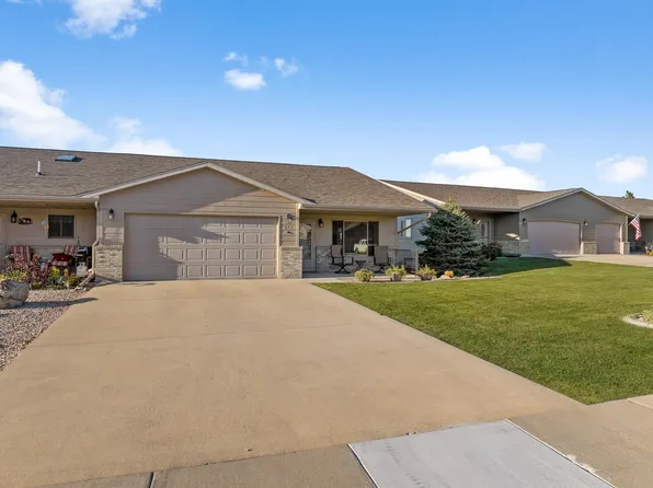 371 Red Rock Cir, Belle Fourche, SD 57717