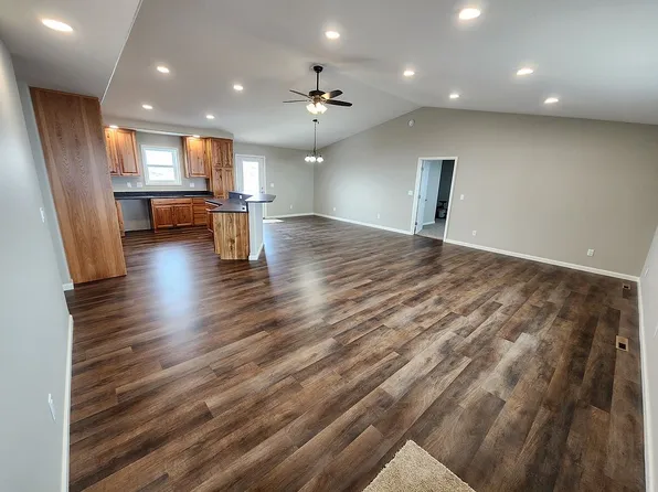 100 Deveraux Ln, Riverton, WY 82501