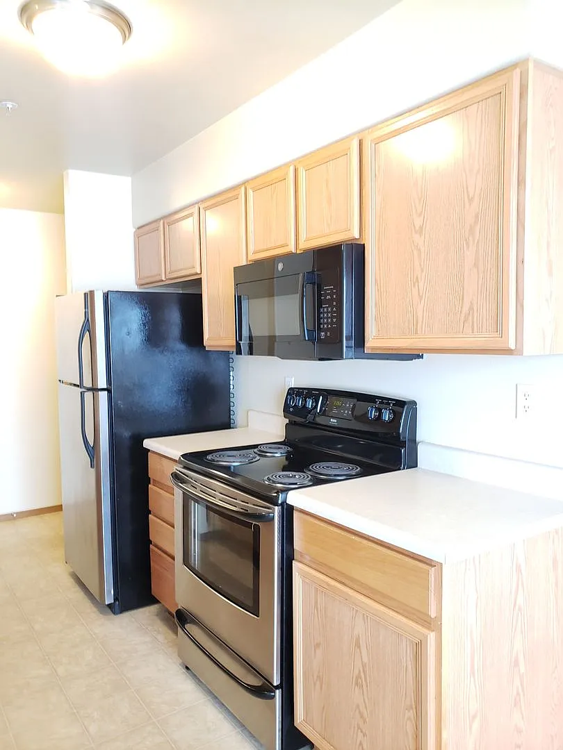 Parkside Condos — Photo 4