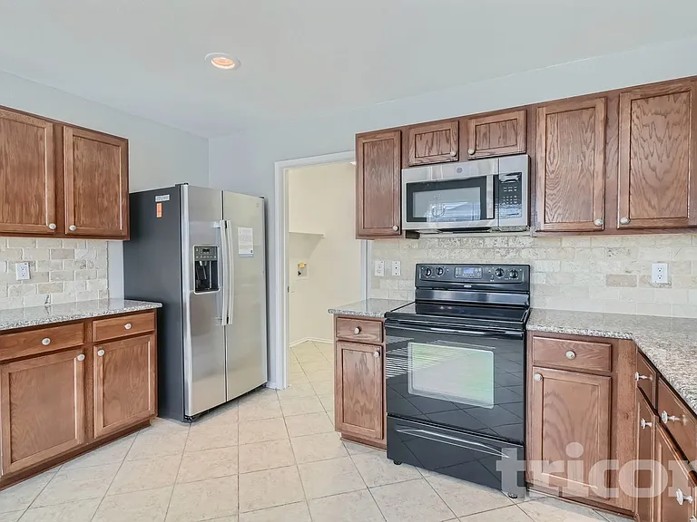 10317 Fossil Valley Dr — Photo 11