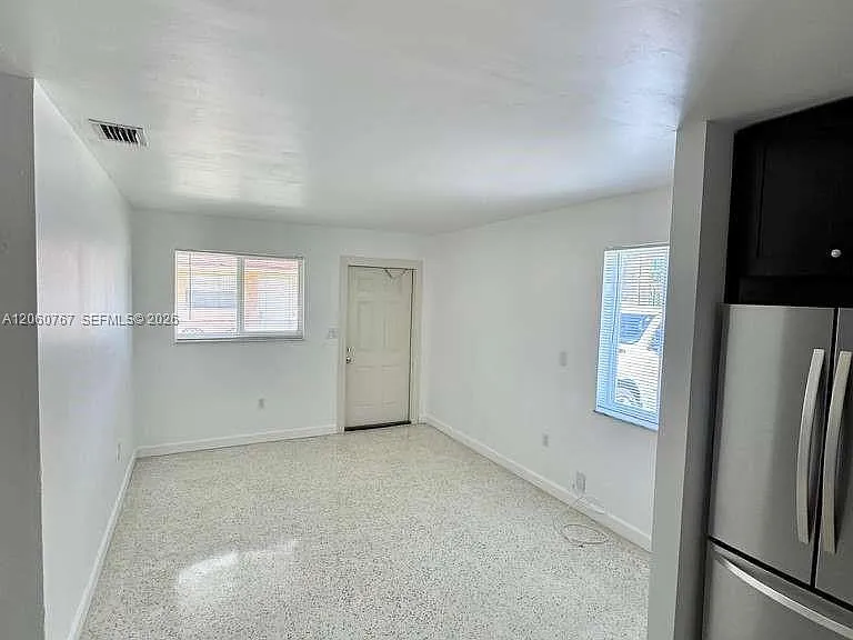 626 W 17th St #626 — Photo 3