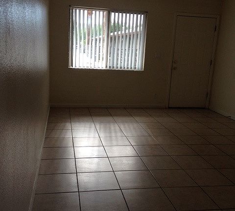5th image of 2230 E Pinchot Ave