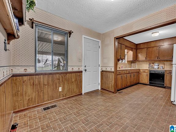 5th image of 641 Pineywood Rd