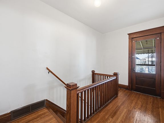 3rd image of 190 Brunswick Blvd #2