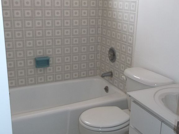 2nd image of 4841 Ponce De Leon Blvd