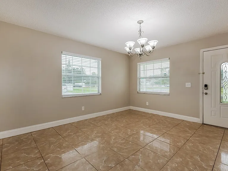 6624 N Cameron Ave — Photo 3