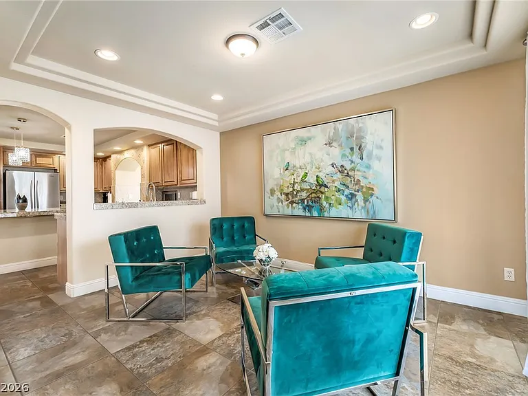 6877 Philharmonic Ave — Photo 9