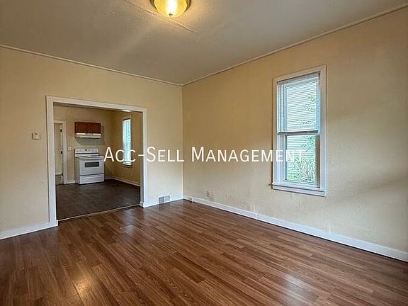 5th image of 436 Carrier St NE #1