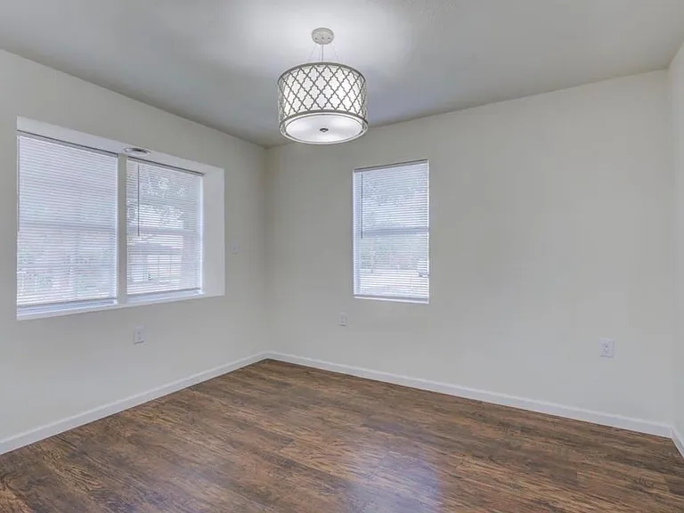 804 Carnegie St — Photo 15