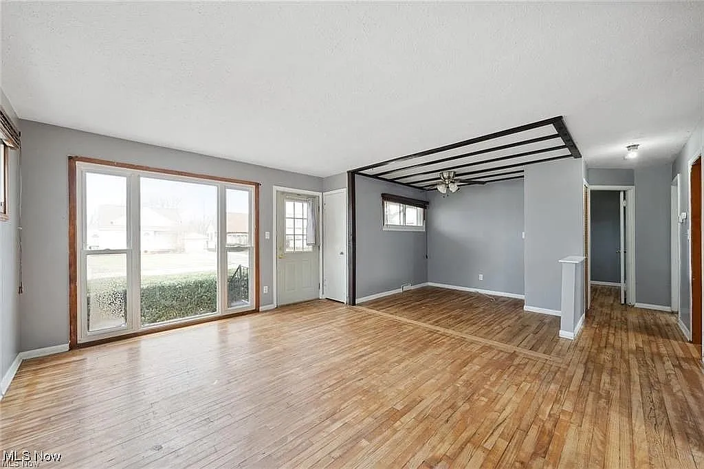 4 bed, 1.5 bath, 2062 sqft, $1,700 — Photo 4