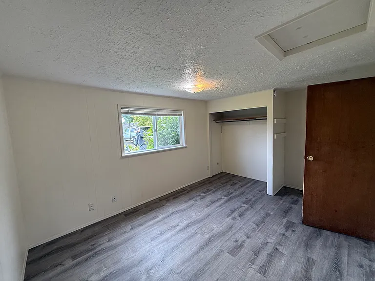 171 SW Birch Ave — Photo 10