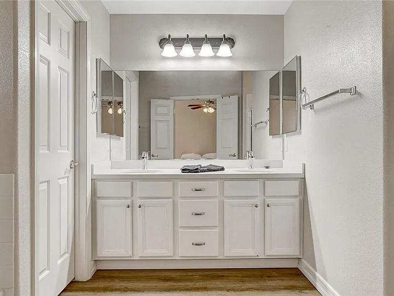 489 First Light St — Photo 23