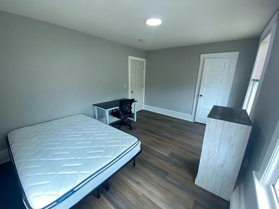 41 Fayette St - Unit 2A — Photo 2