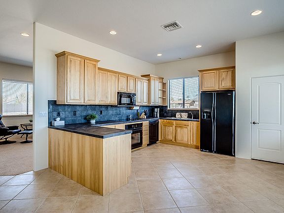 4th image of 3007 S 195th Ln