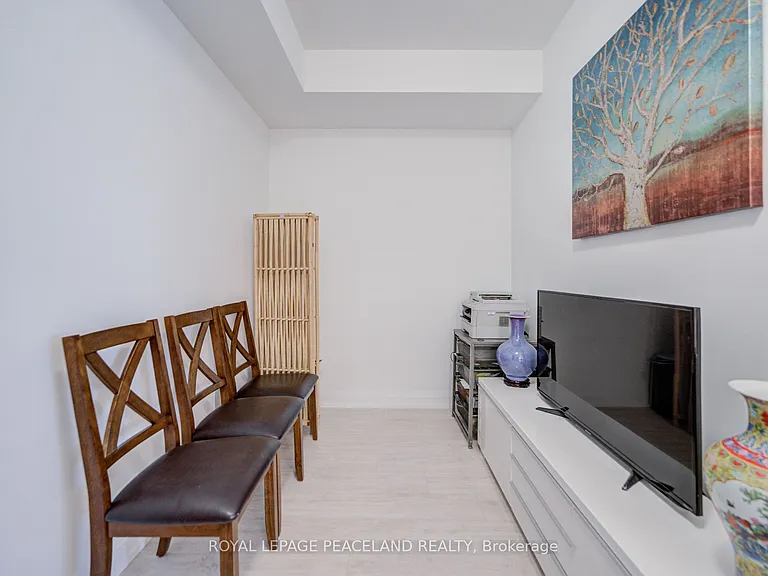 20 Soudan Ave #1809 — Photo 5