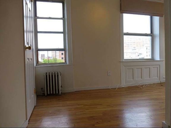 3rd image of 50 Horatio St APT 13