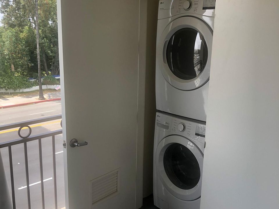 2nd image of 1221 E Lincoln Ave #22