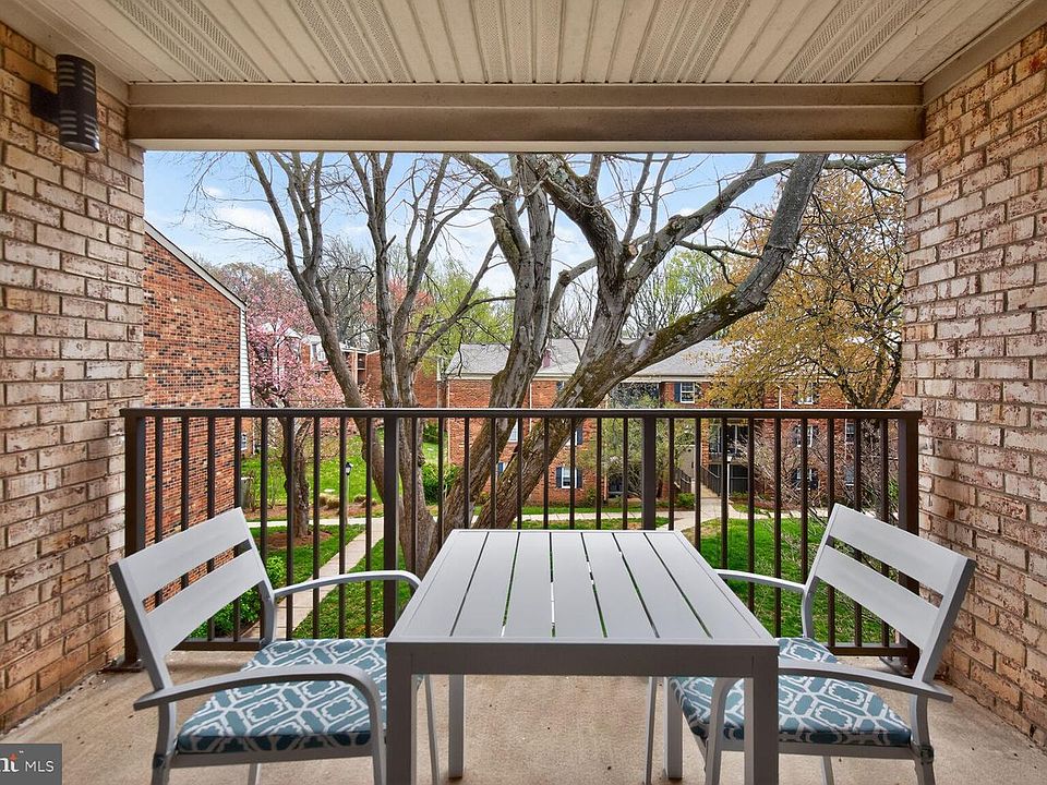 1st image of 862 College Pkwy APT 202