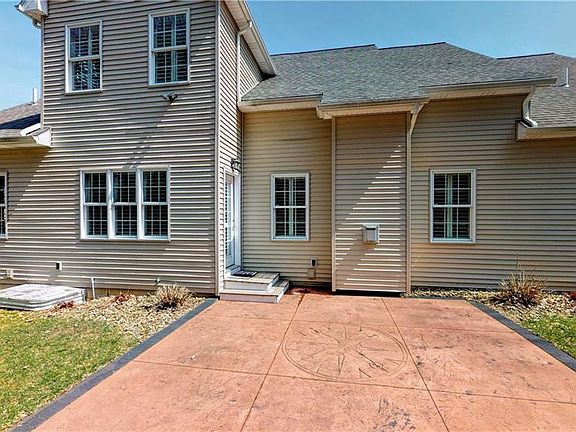 2nd image of 3560 Swan Lake Ln