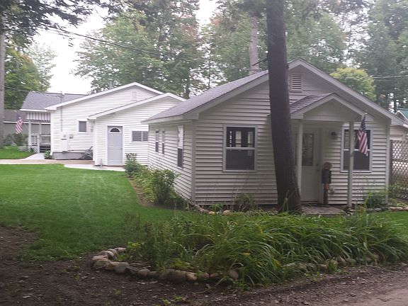 Guest cabin