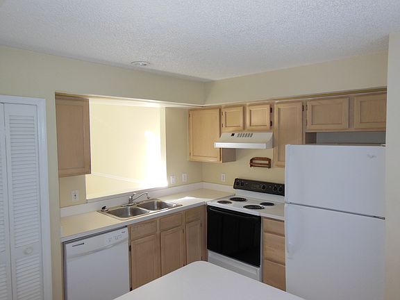 3rd image of 14307 Island Cove Dr
